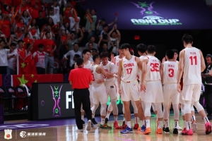 媒体人：中国男篮一开始就不被看好 赢球都未曾得到最真挚的祝福-1