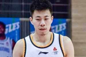 媒体人：张镇麟最后或留辽宁 徐昕在积极推进离队 上海运作内援-1